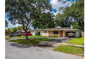 5031 Sw 94th Way, Cooper City