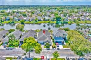 309 W Riverbend Dr, Sunrise