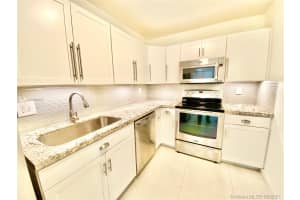 8261 Nw 8 St 535, Miami