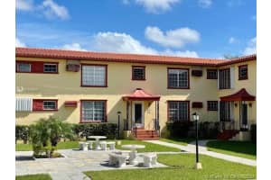 643 Sw 11th St 11w, Miami