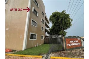 8517 Nw 7th St 310, Miami