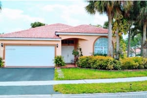 25 Gables Blvd, Weston 25 Gables Blvd, Weston