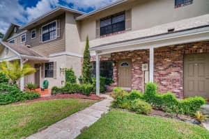 1021 Nw 107th Avenue 1021, Pembroke Pines