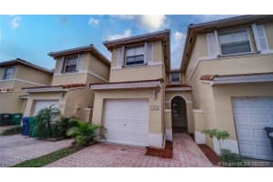 11012 Nw 43rd Ter, Doral