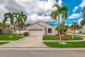 18735 Nw 13th St, Pembroke Pines