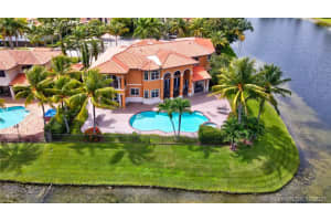 15963 Nw 79th Pl, Miami Lakes