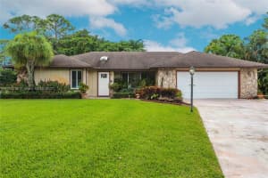5425 Woods West Dr, Lake Worth