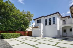 8659 Sw 159th Pl, Miami