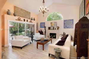 6634 Acacia Ct, South Miami