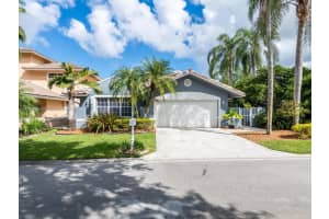 2092 Island Cir, Weston