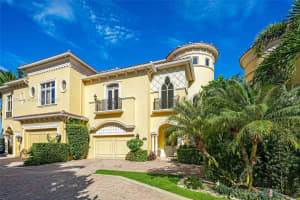 1522 Island Blvd 1522, Aventura