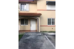 3266 W 70th St 102, Hialeah