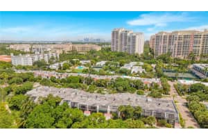 450 Grapetree Dr 314, Key Biscayne