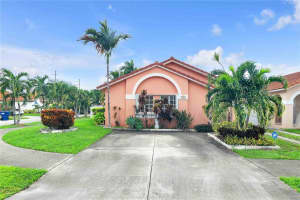 7491 Nw 167th St, Hialeah