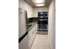 750 Collins Ave 204, Miami Beach