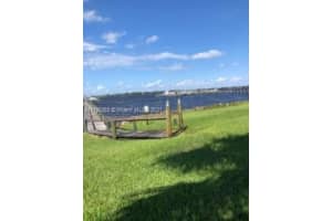 43 Se Sailfish Ln, Stuart
