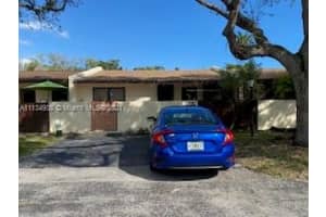 13814 Kendale Lakes Dr, Miami