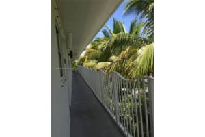 61 Collins Ave 304, Miami Beach