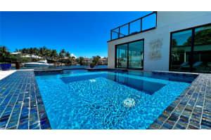 1025 Diplomat Pkwy, Hollywood