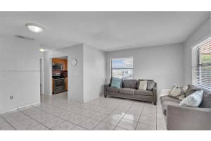 5835 W 20th Ave 109, Hialeah