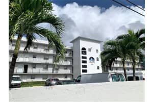 2775 W 52nd St 310, Hialeah