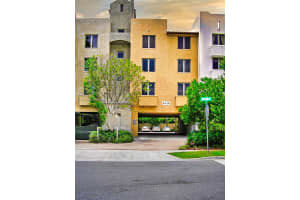 2630 Sw 28th St 44, Miami