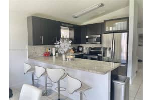 7617 Nw 166th Ter, Hialeah