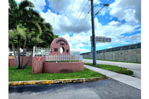 5851 W 20th Ave 412, Hialeah