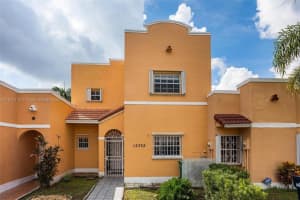 12352 Nw 7th Ln, Miami