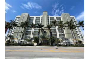 17050 N Bay Rd 807, Sunny Isles Beach