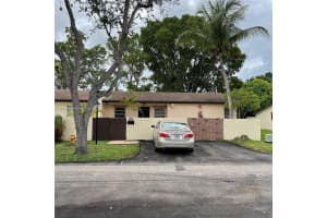 13928 Kendale Lakes Dr _, Miami