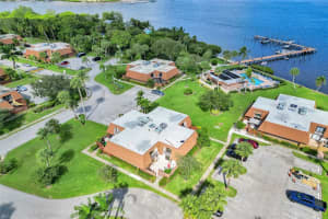 825 Center St 20c, Jupiter