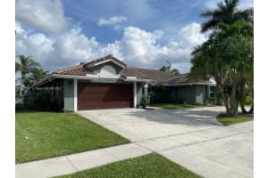 11601 Island Lakes Ln
