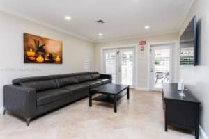 714 Harrison St, Hollywood
