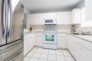 2630 W 76th St 104, Hialeah