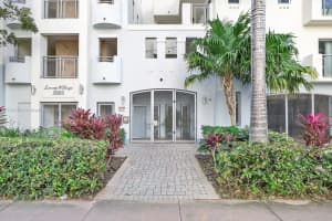 1040 10th St 201, Miami Beach