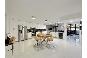 3350 Ne 192nd St 2a-b, Aventura