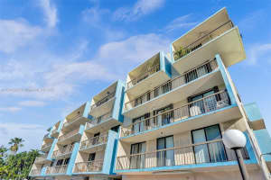 8100 Byron Ave 204, Miami Beach