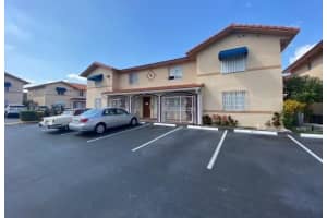 2208 W 74th St 202-21, Hialeah