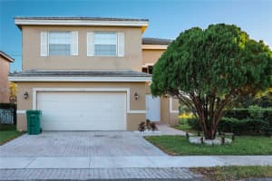 6040 S Sable Cir, Margate