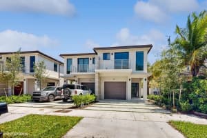 422 Sw 9th St
