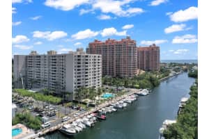90 Edgewater Dr 114, Coral Gables