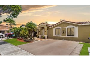 13820 Sw 174th St, Miami