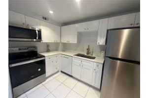 401 Golden Isles Dr 603, Hallandale Beach