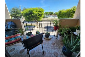 1075 W 68th St 116, Hialeah