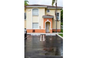 7120 Nw 174th Ter 104, Hialeah