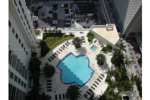 300 S Biscayne Blvd T-1703, Miami