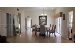 520 Ne 195th St, North Miami Beach