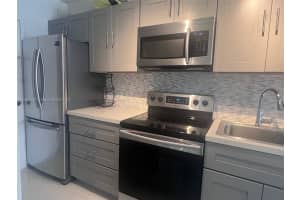 100 Lincoln Rd 501, Miami Beach