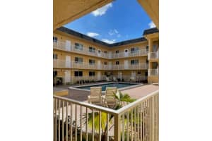 7910 Taft St 107, Pembroke Pines